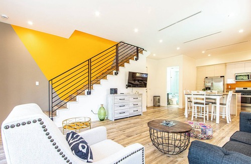 Canoga Park Villa | Modern Stylish Villa in West Hills