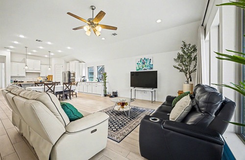 Manvel House | Modern Suburban Retreat Near Shopping & Parks