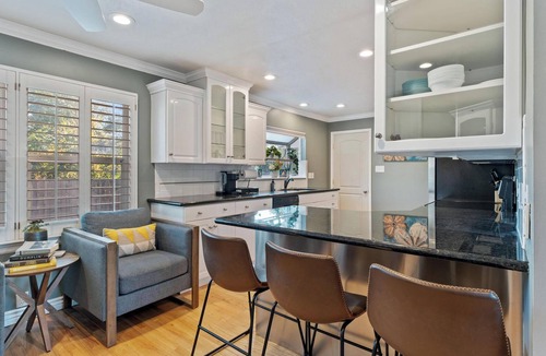 Salt Lake City House | Modern Suburban Getaway: Backyard ~ Hot Tub ~ BBQ! Close to Mountains/Downtown