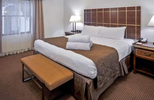 Sedona Resort | Modern Suite Escape w/Balcony, Spa, Full Kitchen & Resort Amenities