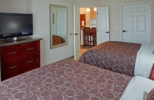 Webster Hotel | Modern Suite | Free Breakfast + Pool + Hot Tub