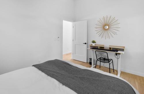 Downtown Apartment | Modern suite Mins from DT Raleigh Workspace