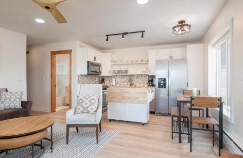 Philipsburg House | Modern Suite with Panoramic Views