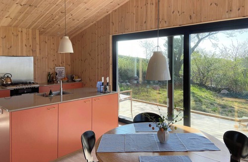 Faaborg House | Modern summer house overlooking the water