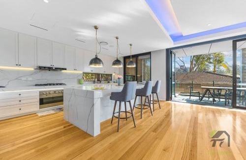 Epping Villa | Modern Summer Palace in Epping