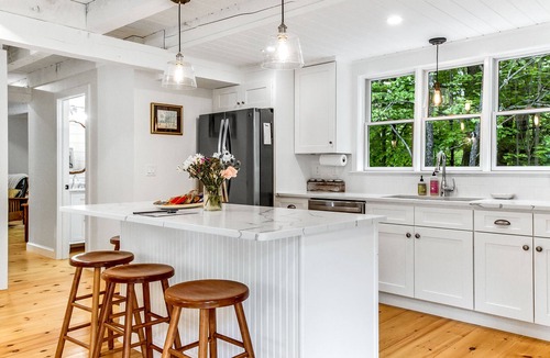 Sunapee House | Modern Sunapee Cottage - Hilltop Hideaway