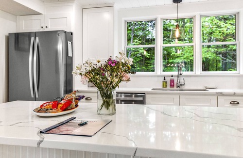 Sunapee House | Modern Sunapee Cottage - Hilltop Hideaway