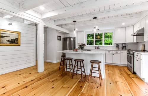 Sunapee House | Modern Sunapee Cottage - Hilltop Hideaway