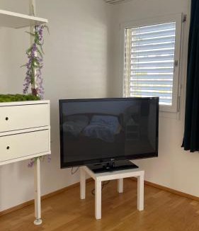 Arni House | Modern Sunny Private Room with Bath & Shared Living Space