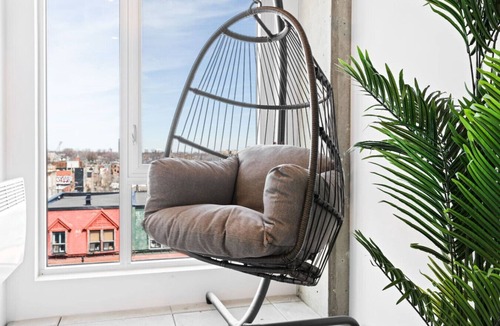 Plateau Mont Royal Apartment | Modern Sunny Studio | Prime Plateau Location