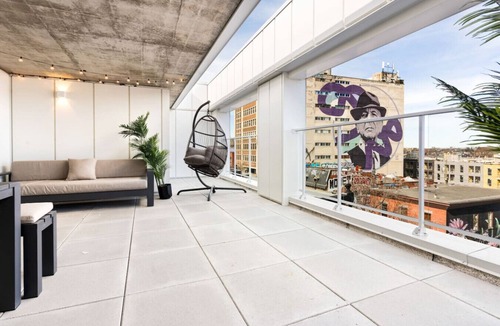 Plateau Mont Royal Apartment | Modern Sunny Studio | Prime Plateau Location