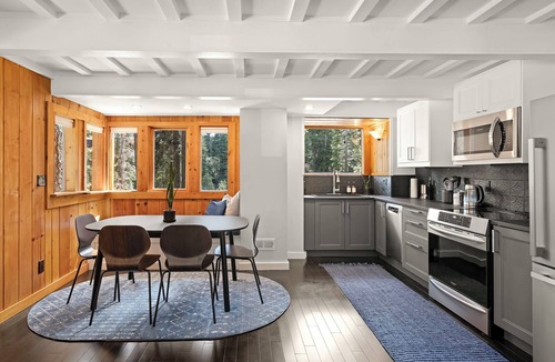 Pineland Cabin | Modern Sunnyside Cabin-Updated, charming, 2 bedroom, 2 bath