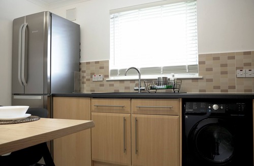 Coatbridge Apartment | Modern Sunnyside Penthouse