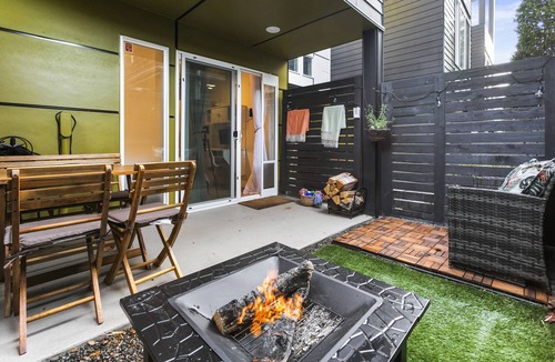 West Woodland Apartment | Modern Sustainable Design in Ballard