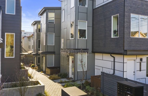 West Woodland Apartment | Modern Sustainable Design in Ballard