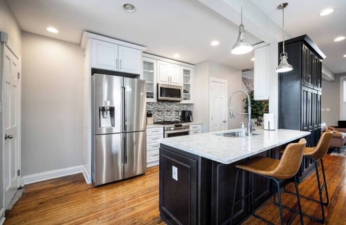 Near Northeast House | Modern Swanky Oasis Central Location FREE Parking!