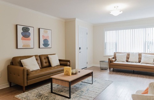 Sydney House | Modern Sydney Retreat - Private 4BR, 2BR for Groups of 8