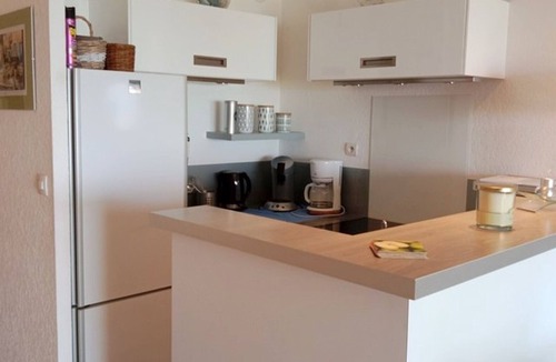 La Cote Radieuse Apartment | Modern T2 Sea View, 3 Stars, Private Parking, Near Beach