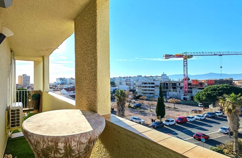 Le Port Apartment | Modern T2 with Air Conditioning, Wifi, Parking - 2/4 people