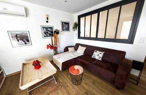 Le Port Apartment | Modern T2 with Air Conditioning, Wifi, Parking - 2/4 people