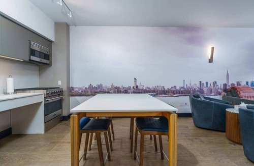 Berkeley Hotel | Modern Tennyson St Flat w/Luxe Finishes & Bedding