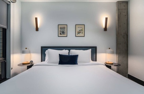 Berkeley Hotel | Modern Tennyson St Flat w/Luxe Finishes & Bedding