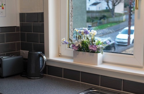 Galashiels House | Modern Terrace Flat with Small Games Room