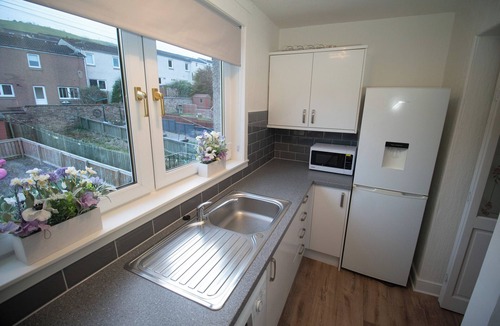 Galashiels House | Modern Terrace Flat with Small Games Room