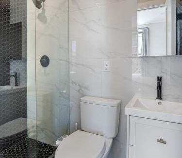 Greenpoint Apartment | Modern Three Bedroom Brooklyn Condo-Hotel