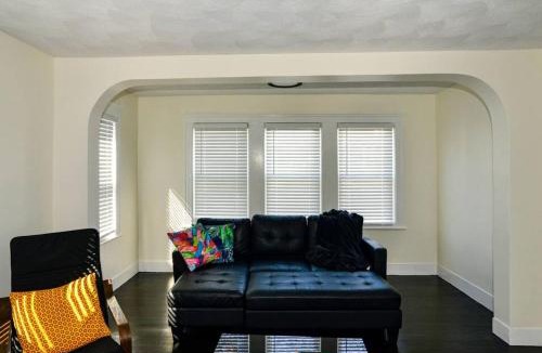 Stoneham Apartment | Modern Three Bedroom Condo - Boston