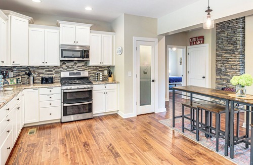 Lynchburg House | Modern Tims Ford Lake Home w/Private Dock & Pool!