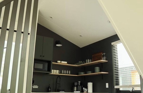 Milroy Cabin | Modern Tiny Home 29 w/Hot Tub!