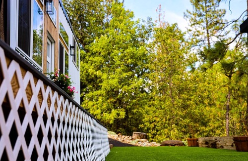 Shady Cove Cabin | Modern Tiny House in the Woods w/Hot Tub