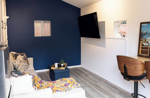 Newhall Apartment | Modern Tiny House Retreat w/Sauna, Fire Pit & Workspace