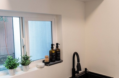 Newhall Apartment | Modern Tiny House Retreat w/Sauna, Fire Pit & Workspace