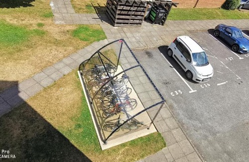 Alperton Apartment | Modern Top Floor 1 Bed Apartment Getaway Wembley