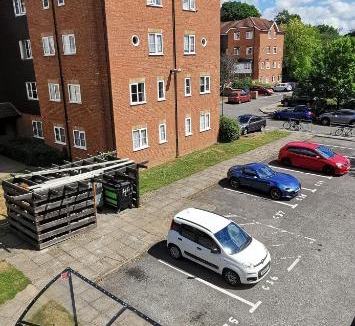 Alperton Apartment | Modern Top Floor 1 Bed Apartment Getaway Wembley