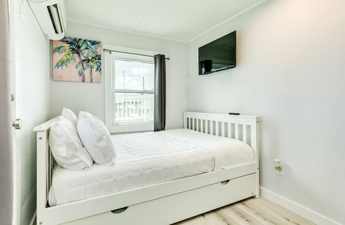 Surfside Beach House | Modern, top-floor home with beach access & grill - snowbird- & dog-friendly