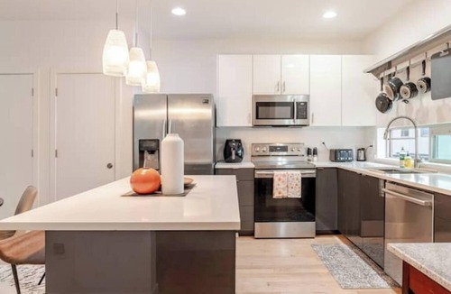 South Beacon Hill House | Modern Townhome in Beacon Hill w/AC by Light Rail