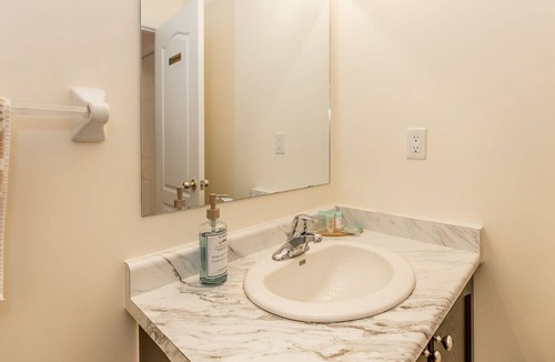 Unionville House | Modern Townhome Near Major Hwy