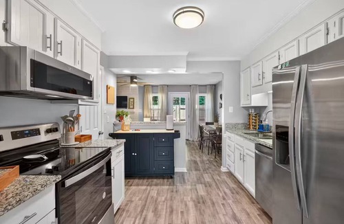 Greensboro House | Modern Townhome-Prime Location in GSO