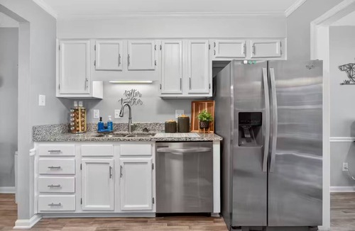 Greensboro House | Modern Townhome-Prime Location in GSO