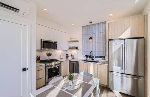 East Queen Anne House | Modern Townhome, Private Balcony, Waterfront Views