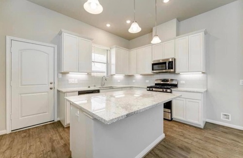 Central Southwest House | Modern Townhome with beautiful walking trail