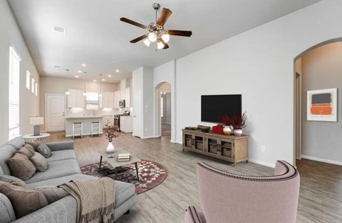Central Southwest House | Modern Townhome with beautiful walking trail