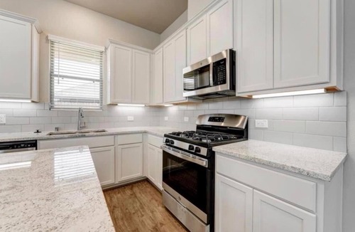 Central Southwest House | Modern Townhome with beautiful walking trail