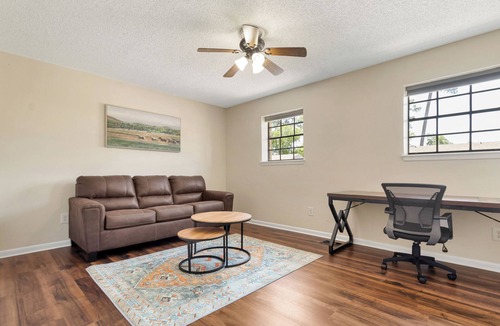 Longview House | Modern Townhome with King Bed & Office