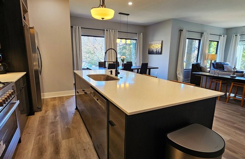 Home Park House | Modern Townhome with Midtown Skyline views