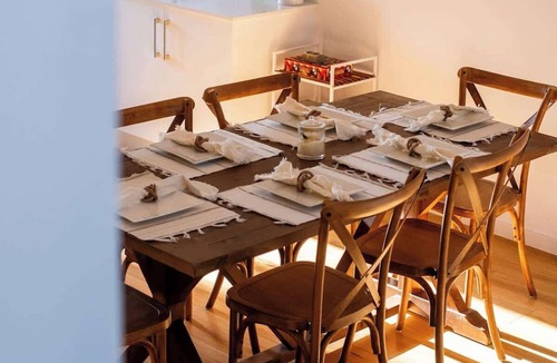 Christies Beach House | Modern Townhouse, Close to beach