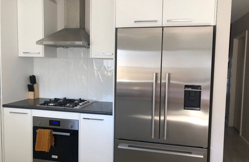 Quarry Hill House | Modern Townhouse close to CBD